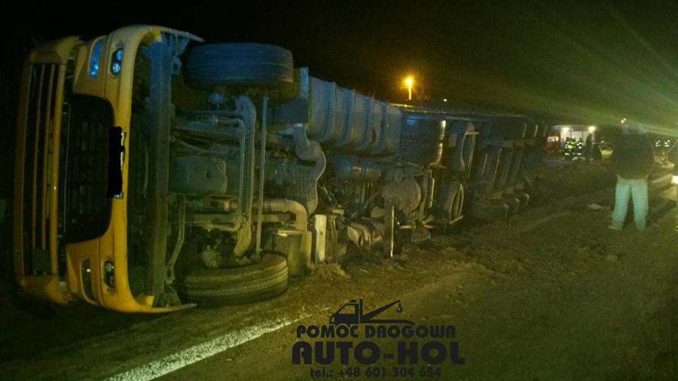  Wypadek w Pułankowicach (zdjęcie 4) - Autor: Pomoc Drogowa Auto Hol