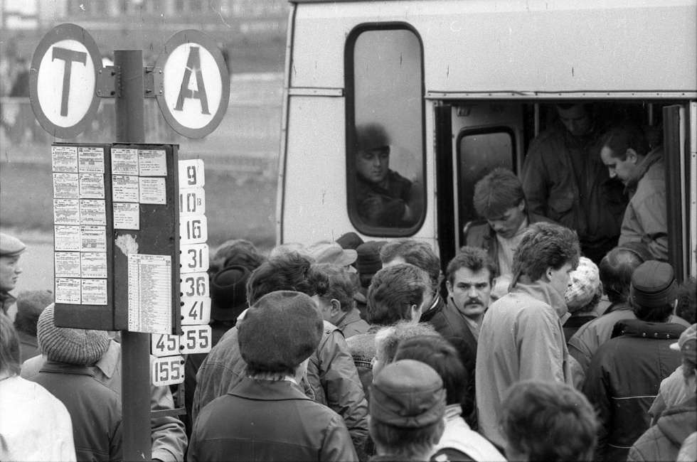  <p>W latach 80. większość rozkład&oacute;w jazdy nijak się miało do rzeczywistości. Autobusy i trolejbusy jeździły jak chciały</p>