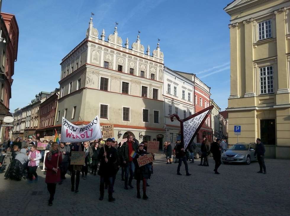  Manifa na rzecz praw kobiet w Lublinie (zdjęcia) (zdjęcie 7) - Autor: Katarzyna Prus