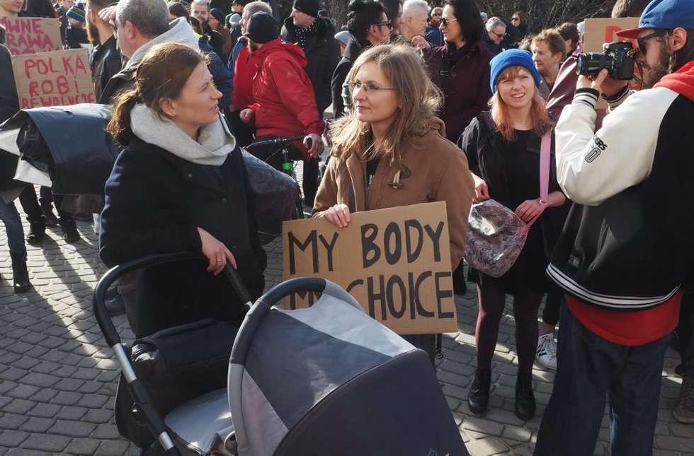  Manifa na rzecz praw kobiet (zdjęcie 22) - Autor: Wojciech Nieśpiałowski