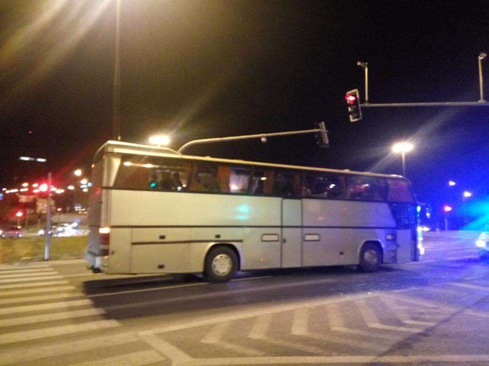  Zderzenie autobusu i audi na al. Solidarności (zdjęcie 10) - Autor: Paweł Buczkowski
