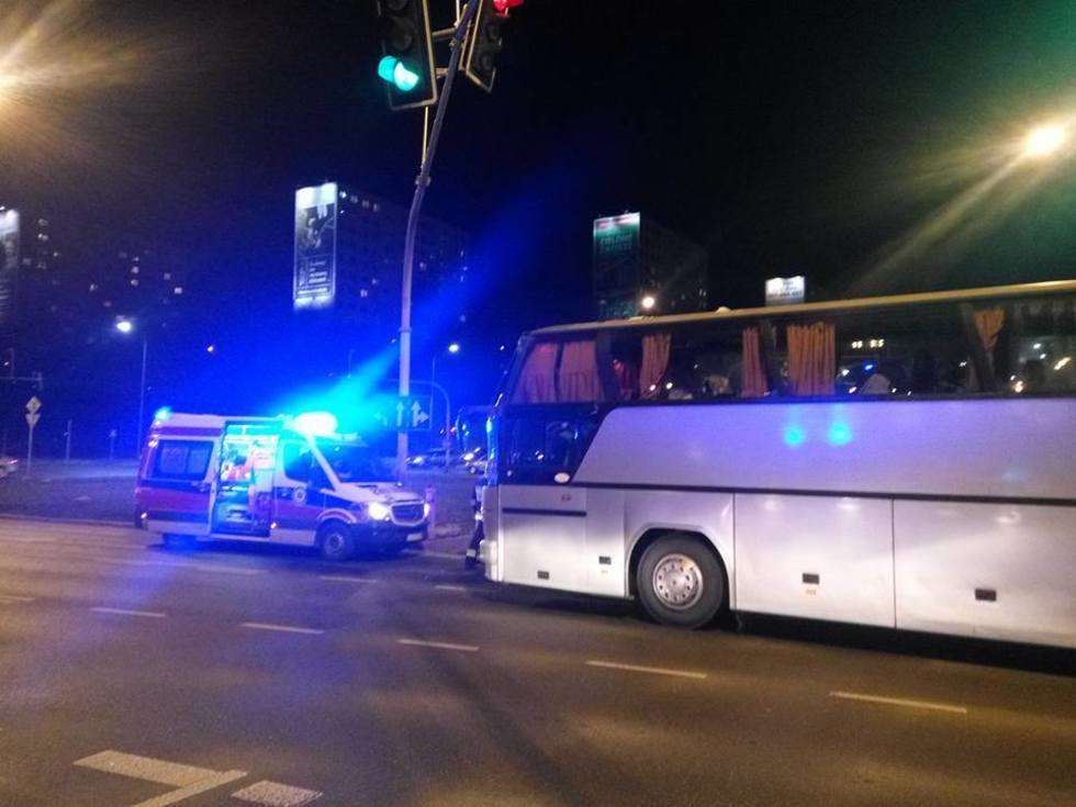  Zderzenie autobusu i audi na al. Solidarności (zdjęcie 12) - Autor: Paweł Buczkowski