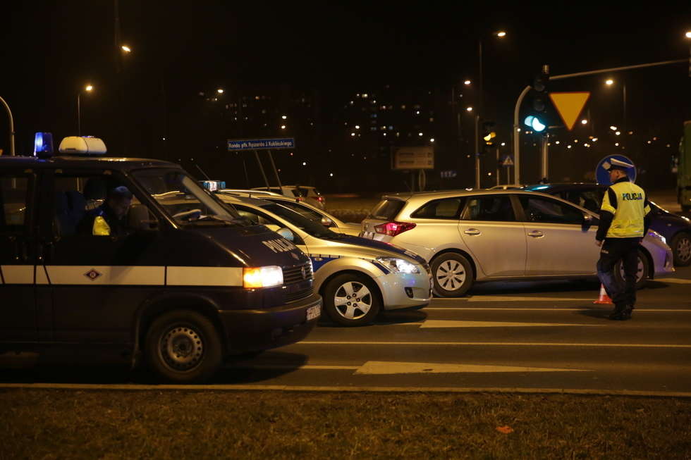  Zderzenie autobusu i audi na al. Solidarności (zdjęcie 7) - Autor: Paweł Buczkowski