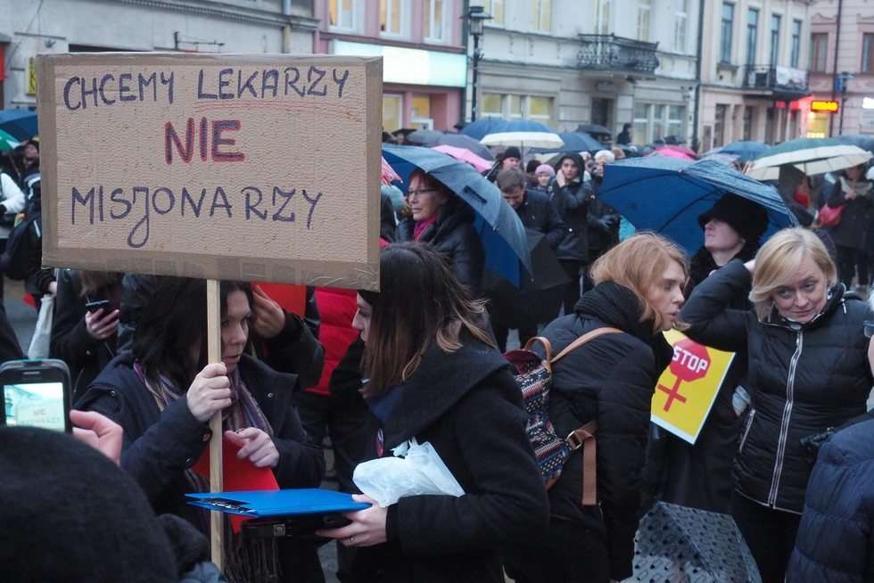  Strajk w obronie praw kobiet (zdjęcie 23) - Autor: Maciej Kaczanowski