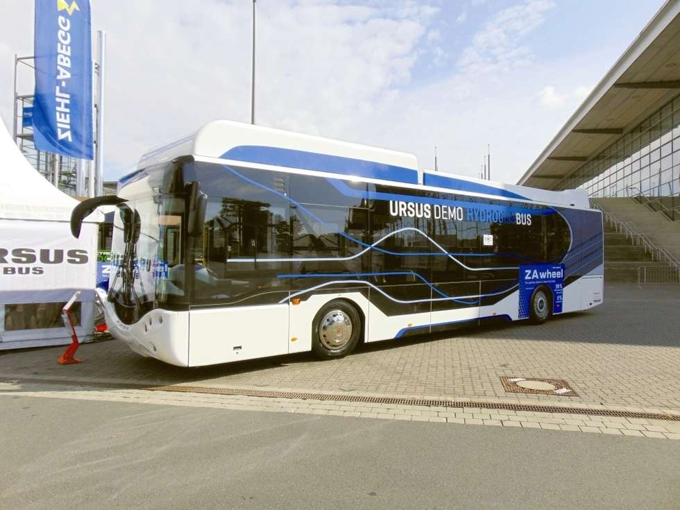  <p>Obecnie w Lublinie powstają dwa autobusy elektryczne: Ursus City Smile oraz Ursus Ekovolt, a także autobus hybrydowy City Smile Fuel Electric Bus</p>
