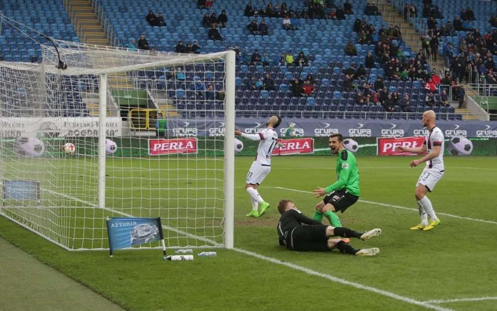  Górnik Łęczna - Pogoń Szczecin 2:2 (zdjęcie 32) - Autor: Wojciech Nieśpiałowski