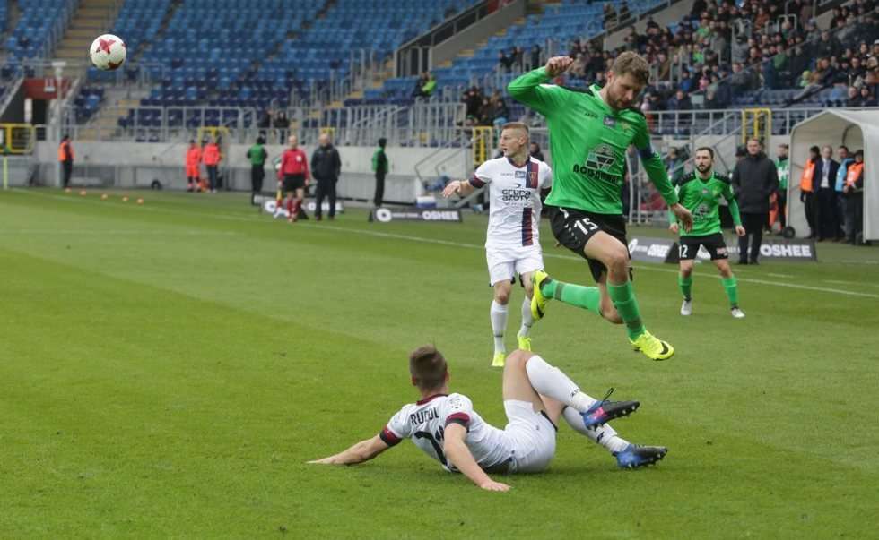  Górnik Łęczna - Pogoń Szczecin 2:2 (zdjęcie 16) - Autor: Wojciech Nieśpiałowski