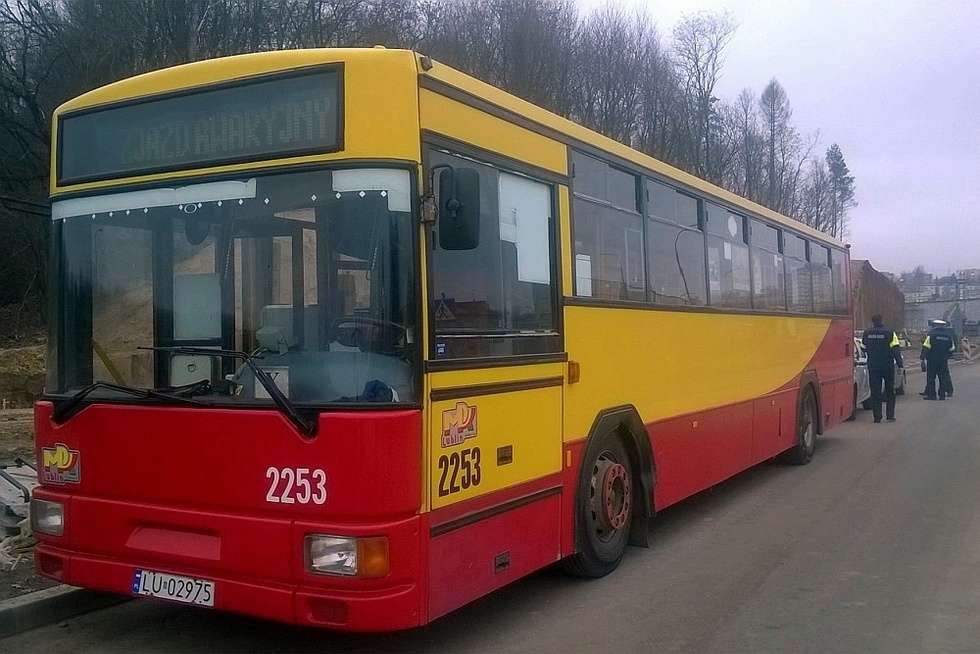  Zderzenie autobusu i samochodu osobowego  - Autor: Grzegorz Rekiel