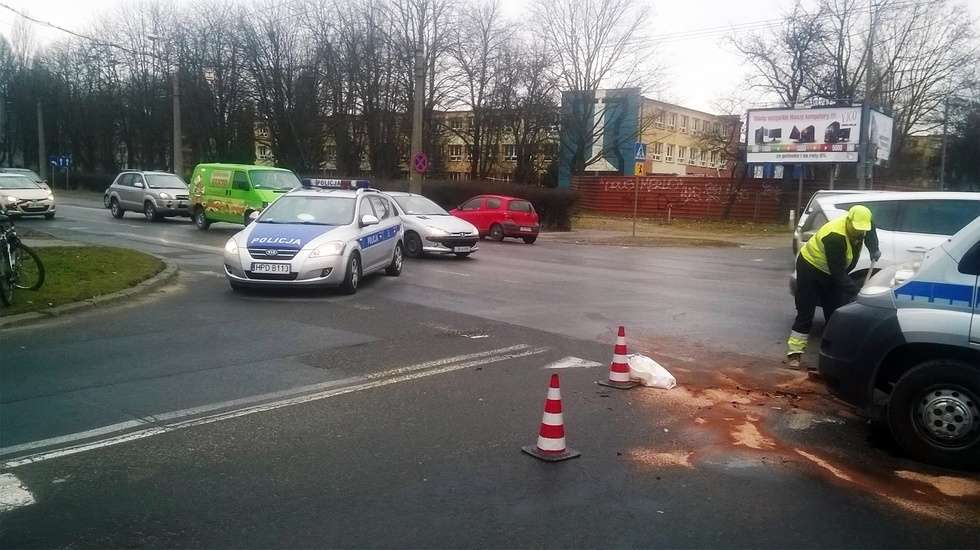  Kolizja na ul. Zana. Volkswagen zderzył się z hyundaiem (zdjęcie 2) - Autor: Grzegorz Rekiel