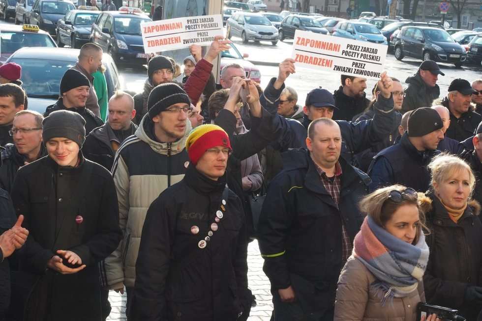  Protest pracowników Poczty Polskiej w Lublinie (zdjęcie 8) - Autor: Maciej Kaczanowski