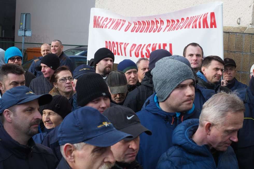  Protest pracowników Poczty Polskiej w Lublinie (zdjęcie 11) - Autor: Maciej Kaczanowski