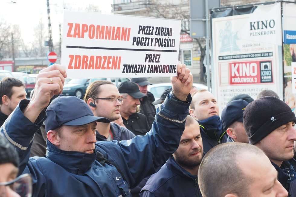  Protest pracowników Poczty Polskiej w Lublinie (zdjęcie 10) - Autor: Maciej Kaczanowski