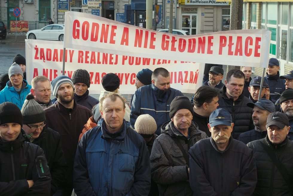  Protest pracowników Poczty Polskiej w Lublinie (zdjęcie 12) - Autor: Maciej Kaczanowski