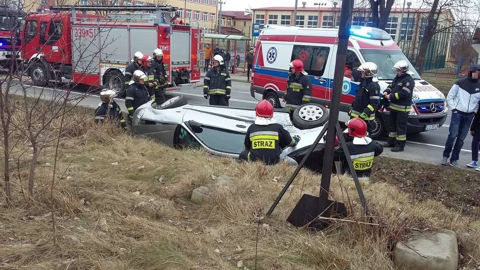  Wypadek w Mętowie (zdjęcie 3) - Autor: KK