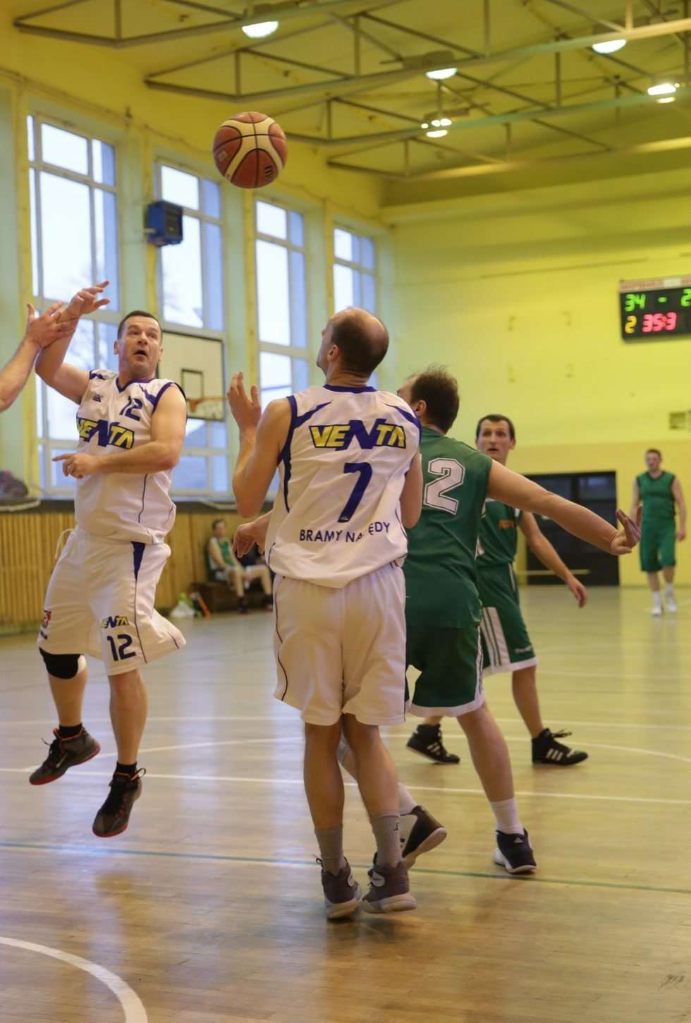  Koszykówka - rozgrywki amatorów (zdjęcie 5) - Autor: Wojciech Nieśpiałowski