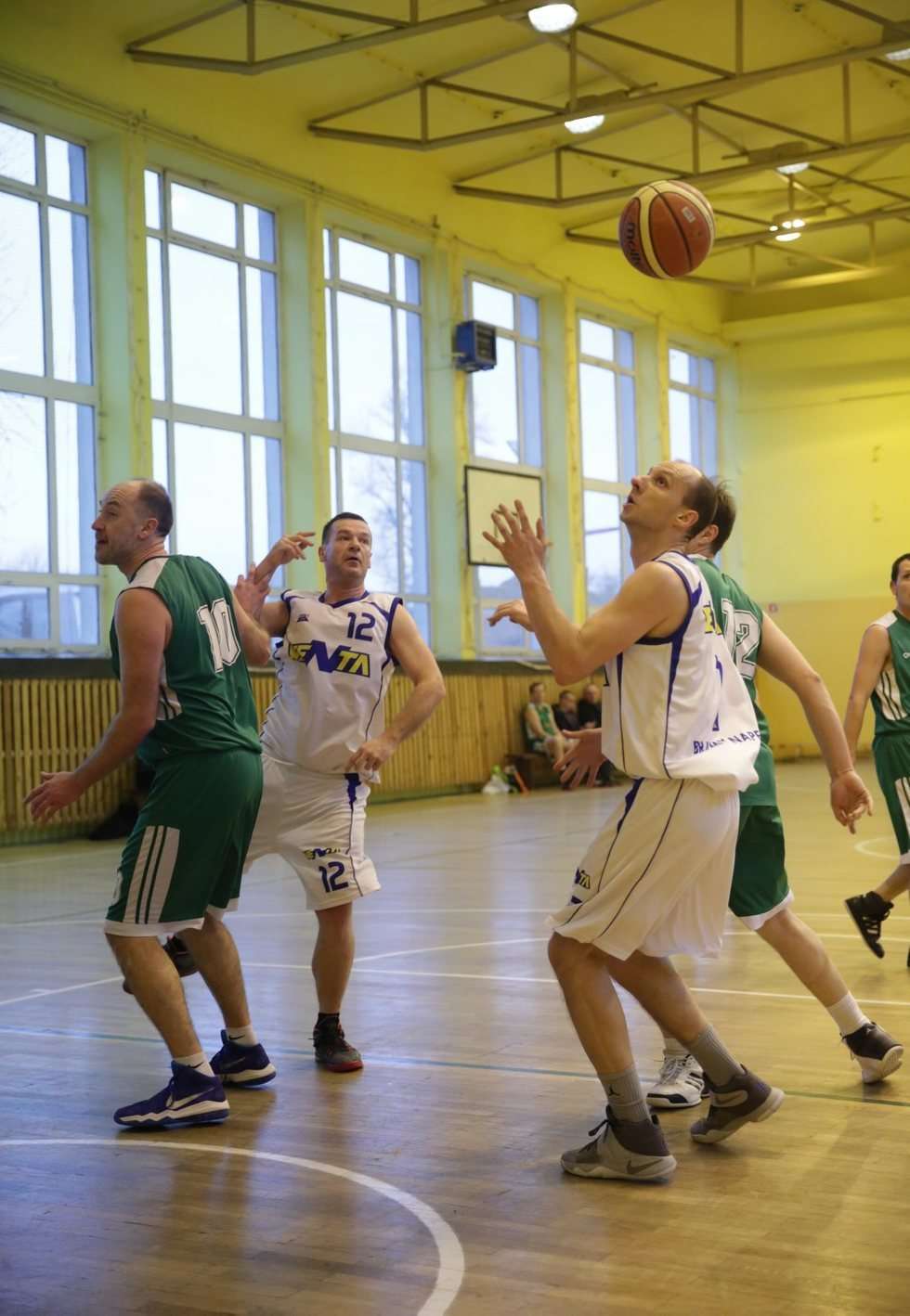  Koszykówka - rozgrywki amatorów (zdjęcie 11) - Autor: Wojciech Nieśpiałowski