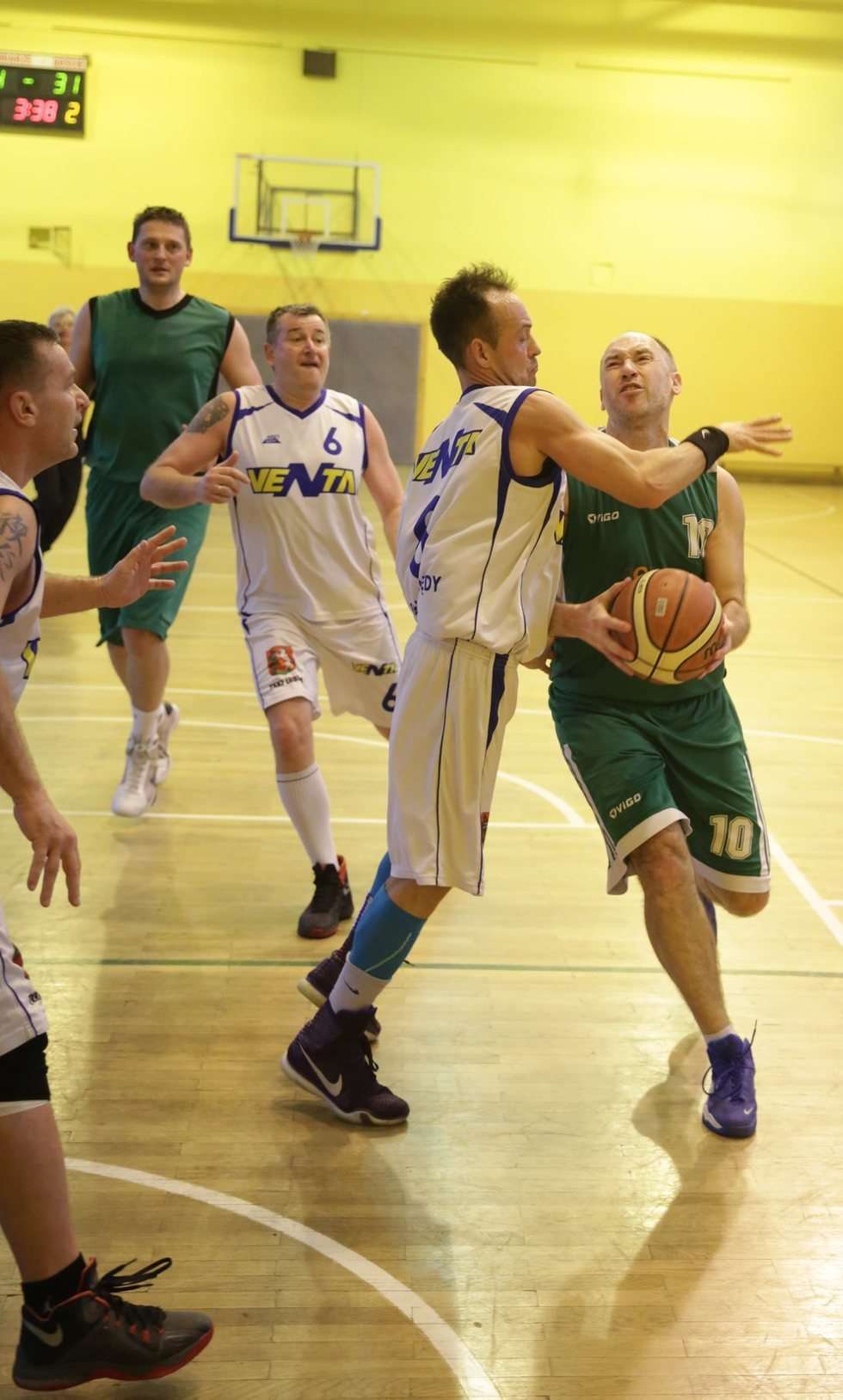  Koszykówka - rozgrywki amatorów (zdjęcie 27) - Autor: Wojciech Nieśpiałowski