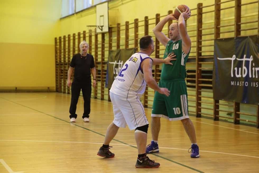  Koszykówka - rozgrywki amatorów (zdjęcie 19) - Autor: Wojciech Nieśpiałowski