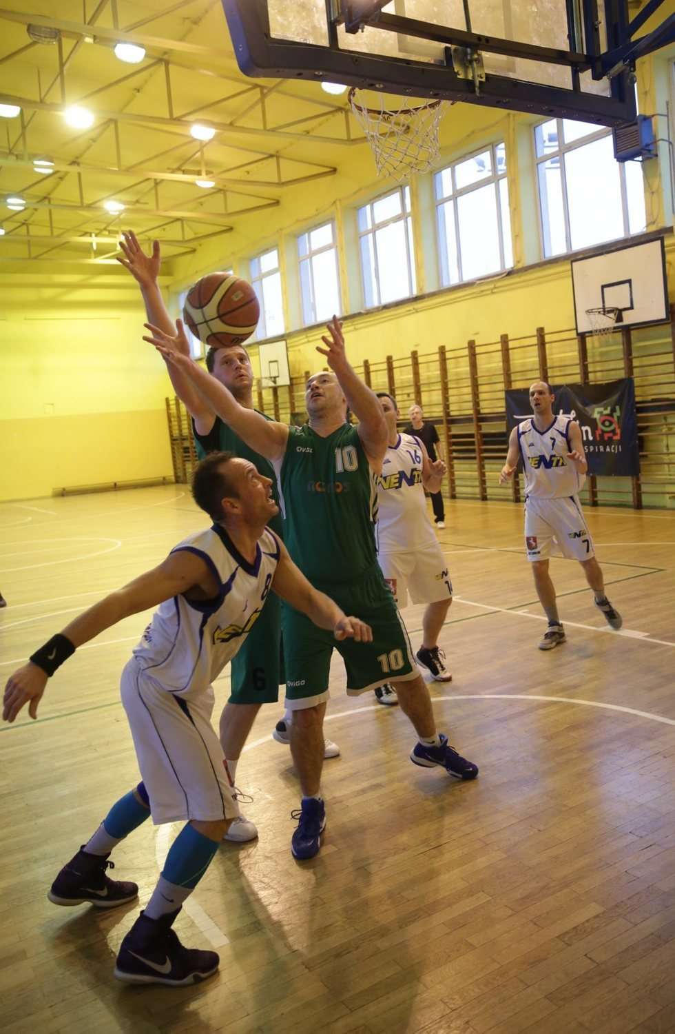  Koszykówka - rozgrywki amatorów (zdjęcie 22) - Autor: Wojciech Nieśpiałowski