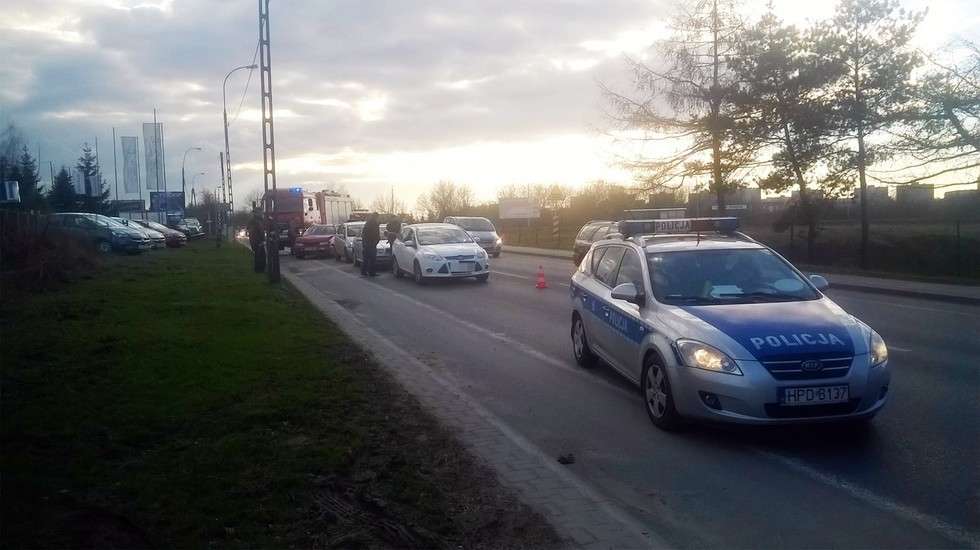  Wypadek na ul. Turystycznej w Lublinie (zdjęcie 2) - Autor: Grzegorz Rekiel