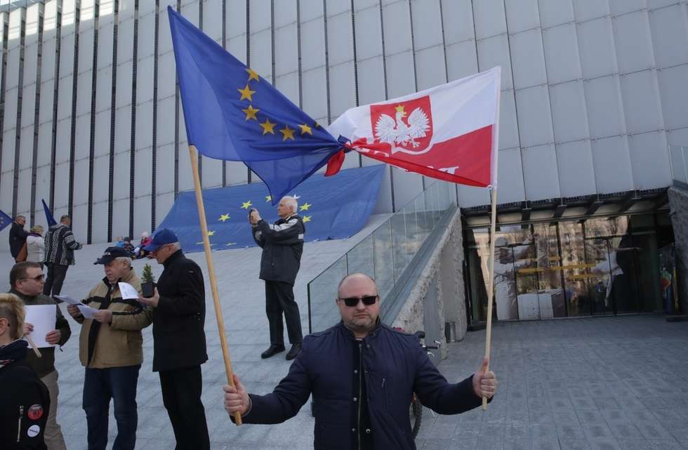  Manifestacja poparcia dla UE (zdjęcie 4) - Autor: Wojciech Nieśpiałowski