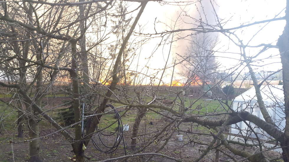  Pożar traw w Głusku (zdjęcie 2) - Autor: Małgorzata Kieliszek