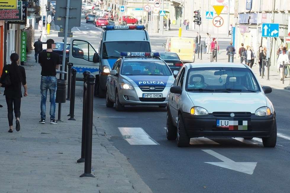  Wypadek przy ul. Lubartowskiej w Lublinie. Potrącenie pieszej (zdjęcie 5) - Autor: Maciej Kaczanowski