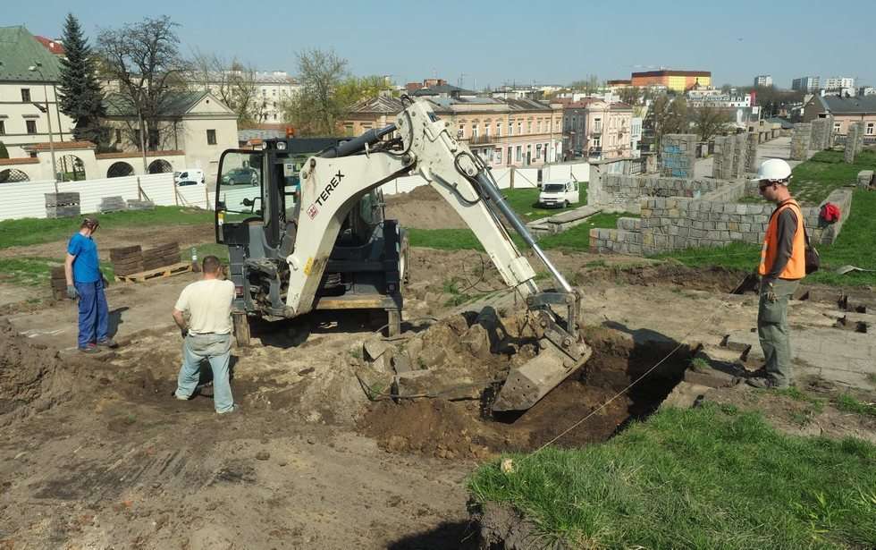  Prace archeologiczne na terenie kompleksu Alchemia w Lublinie (zdjęcie 1) - Autor: Maciej Kaczanowski