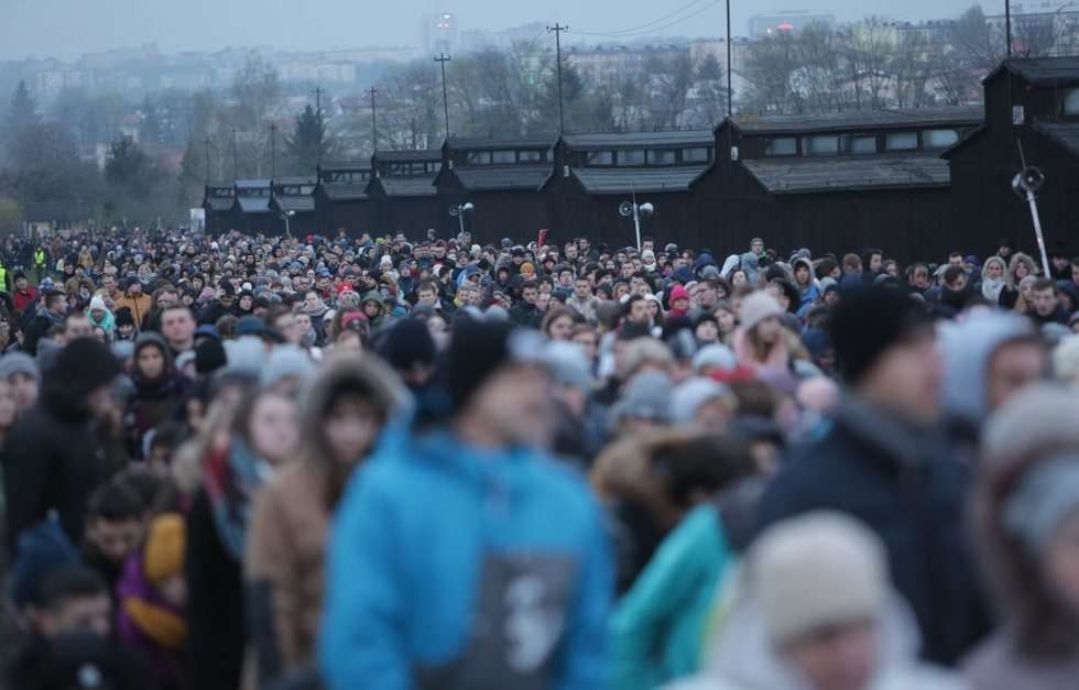  Droga krzyżowa na Majdanku (zdjęcie 1) - Autor: Wojciech Nieśpiałowski