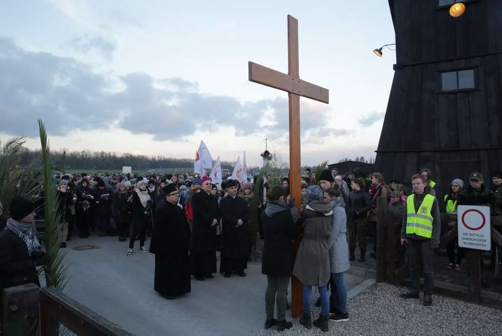  Droga krzyżowa na Majdanku (zdjęcie 24) - Autor: Wojciech Nieśpiałowski