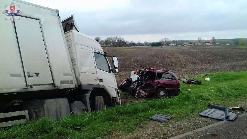 Adamów: Wypadek na drodze Chełm - Rejowiec (zdjęcie 6) - Autor: Policja