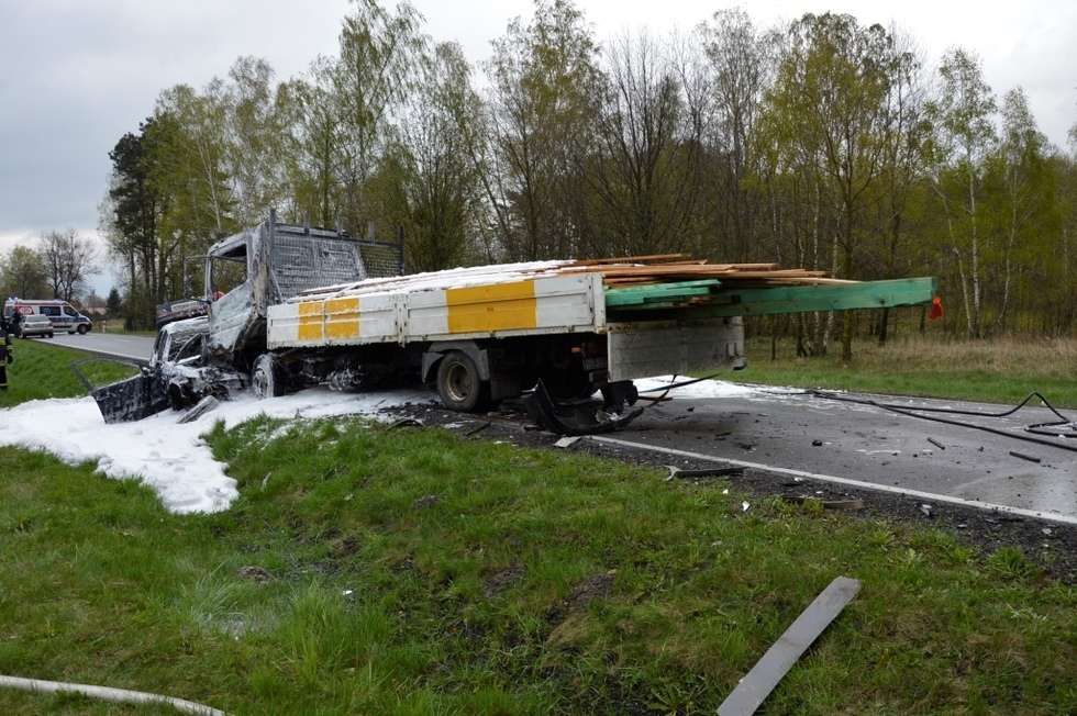  Wypadek w miejscowości Kopina (zdjęcie 4) - Autor: KP PSP Łęczna