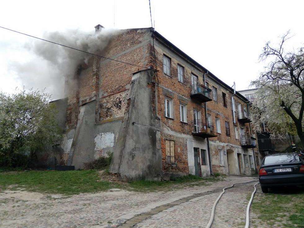  Pożar kamienicy przy ul. Lubartowskiej w Lublinie (zdjęcie 8) - Autor: Dominik Smaga