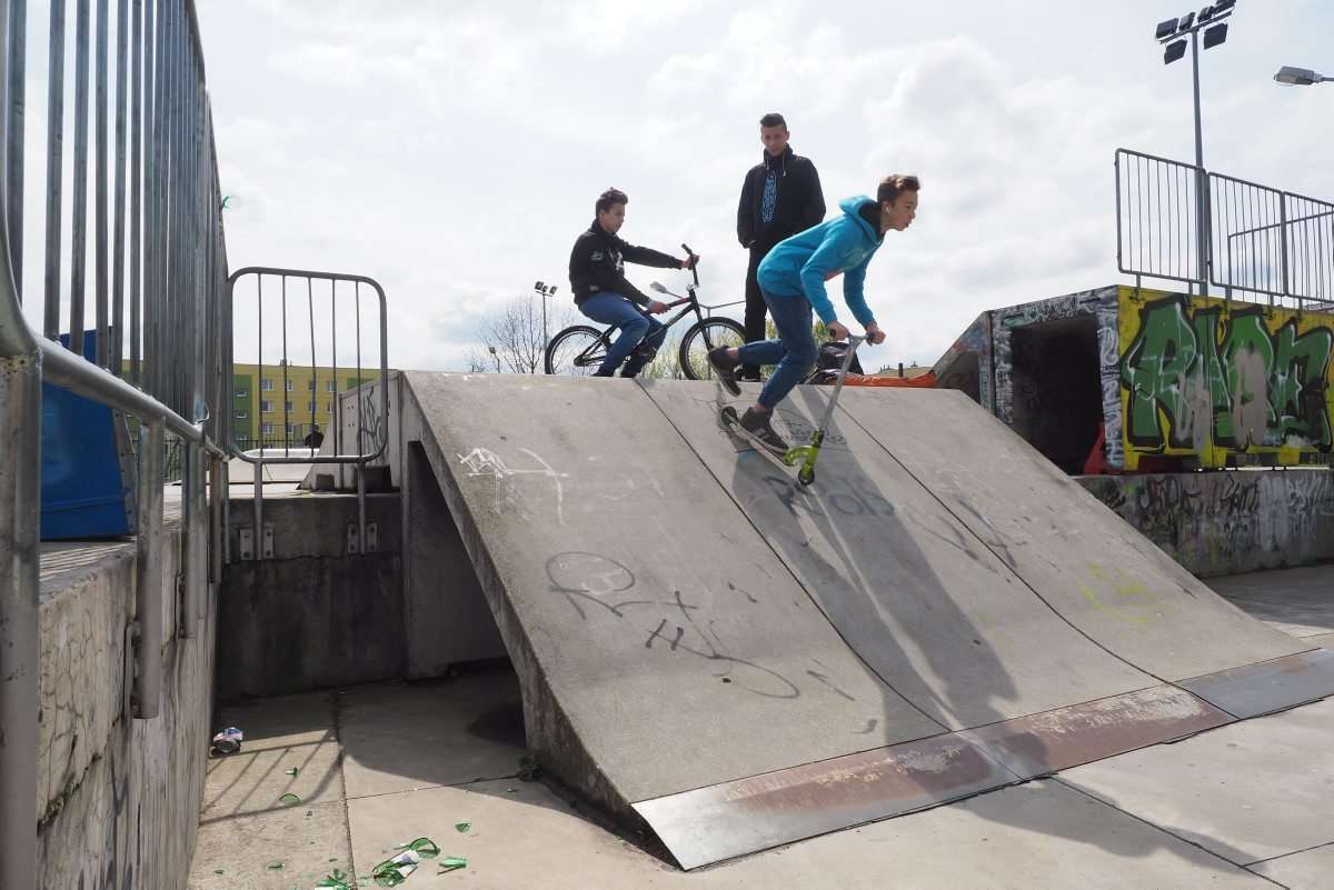 Zdewastowany skatepark na lubelskich Błoniach