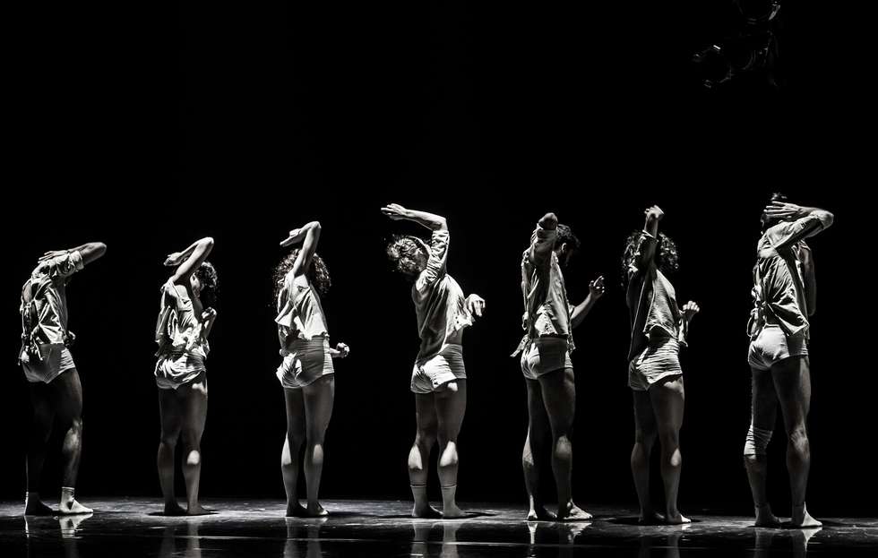  Silne, zawzięte tańczenie (zdjęcie 1) - Autor: Eyal Hirsch/materiały prasowe