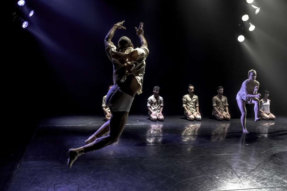  Silne, zawzięte tańczenie (zdjęcie 5) - Autor: Eyal Hirsch/materiały prasowe