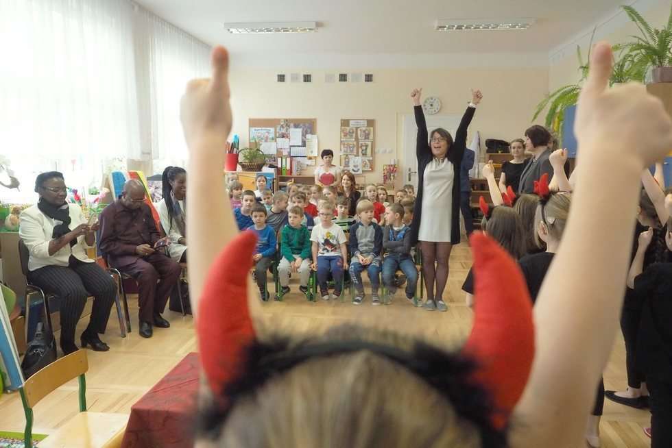  Przedszkole nr 5 w Lublinie: wizyta ambasadora Angoli (zdjęcie 16) - Autor: Maciej Kaczanowski