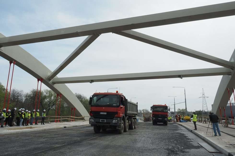  Testy obciążeniowe nowego mostu na Bystrzycy (zdjęcie 11) - Autor: Maciej Kaczanowski