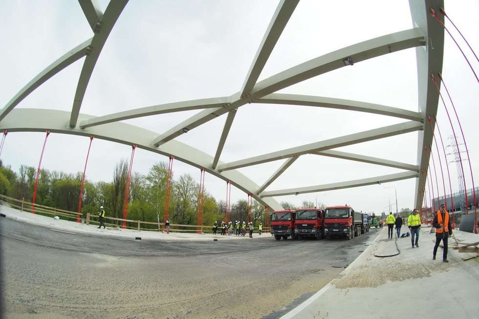  Testy obciążeniowe nowego mostu na Bystrzycy (zdjęcie 3) - Autor: Maciej Kaczanowski