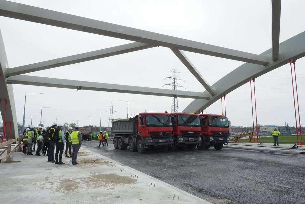  Testy obciążeniowe nowego mostu na Bystrzycy (zdjęcie 8) - Autor: Maciej Kaczanowski