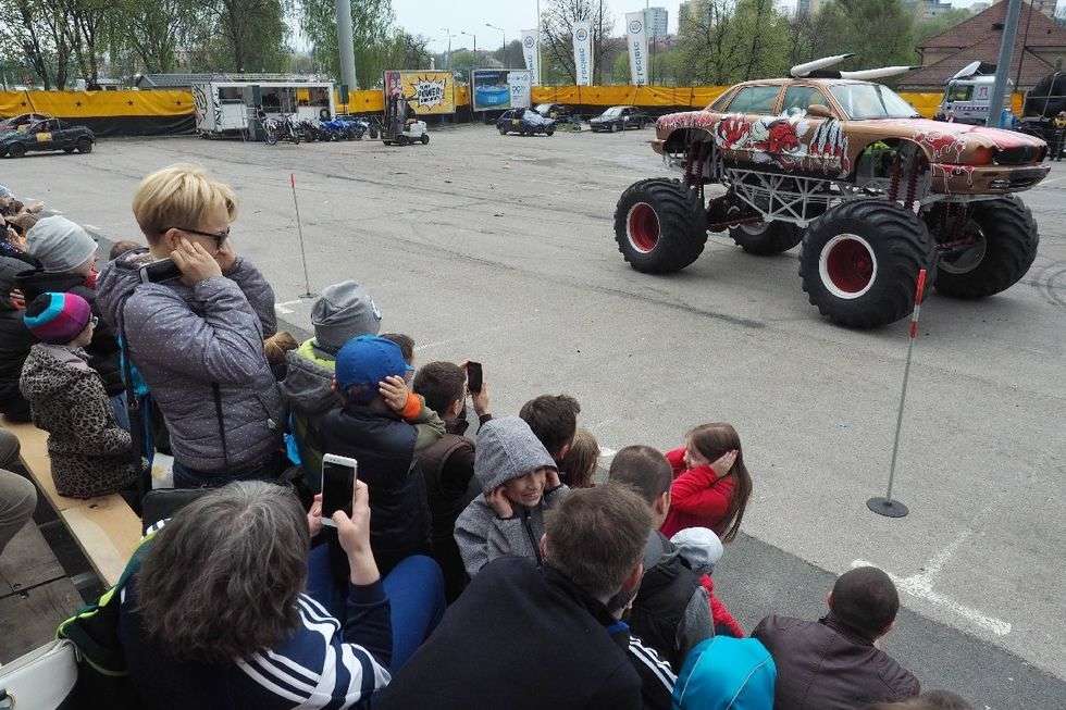  Motor Show na ul. Turystycznej: Monster Truck w akcji (zdjęcie 18) - Autor: Maciej Kaczanowski