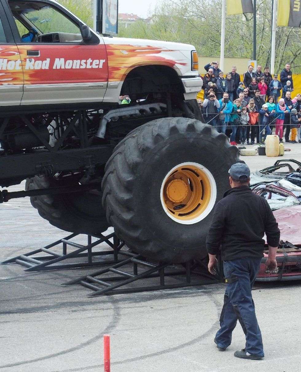  Motor Show na ul. Turystycznej: Monster Truck w akcji (zdjęcie 24) - Autor: Maciej Kaczanowski