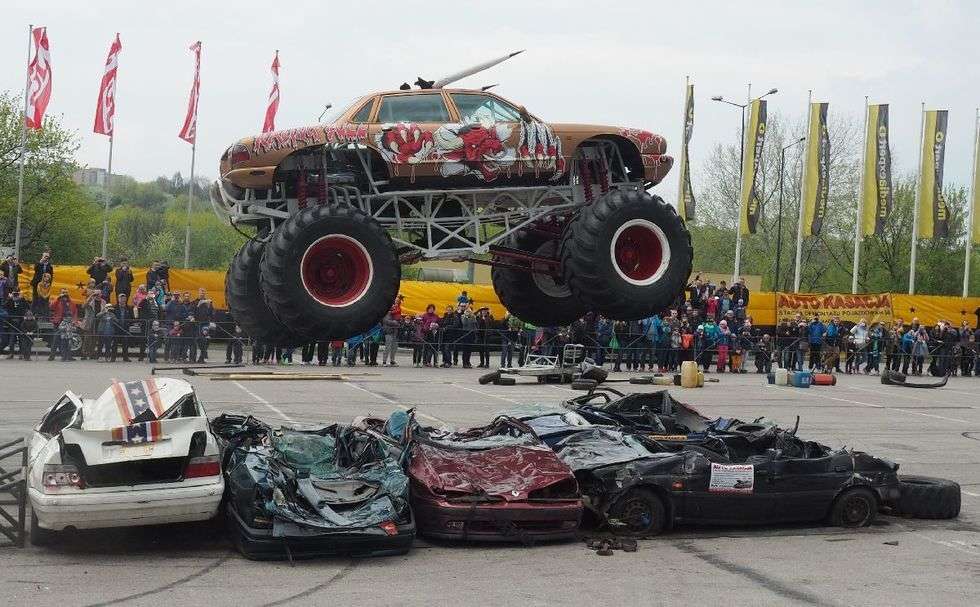  Motor Show na ul. Turystycznej: Monster Truck w akcji (zdjęcie 13) - Autor: Maciej Kaczanowski