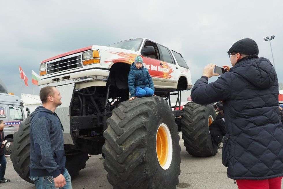  Motor Show na ul. Turystycznej: Monster Truck w akcji (zdjęcie 5) - Autor: Maciej Kaczanowski