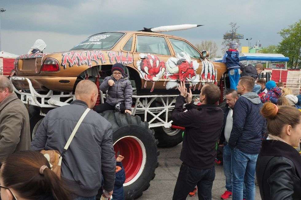  Motor Show na ul. Turystycznej: Monster Truck w akcji (zdjęcie 3) - Autor: Maciej Kaczanowski