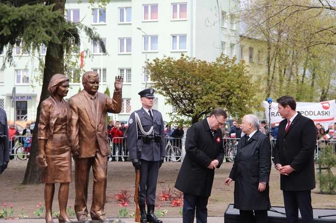 Odsłonięcie pomnika Lecha i Marii Kaczyńskich - Autor: Ewelina Burda