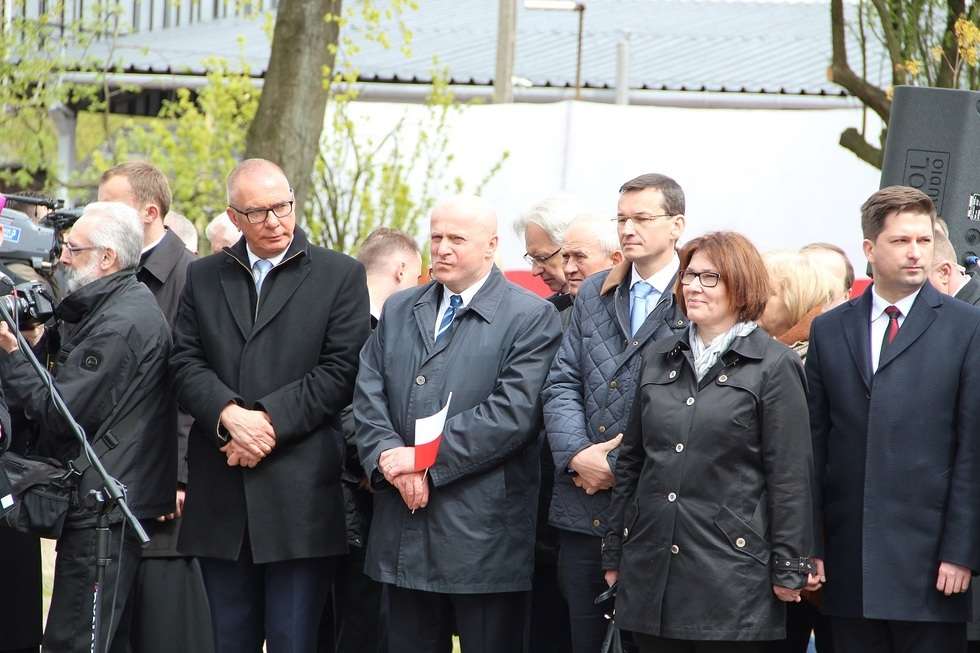  Odsłonięcie pomnika Lecha i Marii Kaczyńskich (zdjęcie 23) - Autor: Ewelina Burda
