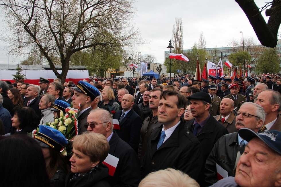 Odsłonięcie pomnika Lecha i Marii Kaczyńskich (zdjęcie 7) - Autor: Ewelina Burda