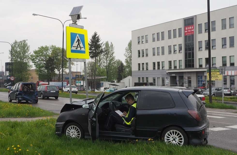  Wypadek na al. Witosa w Lublinie (zdjęcie 5) - Autor: Wojciech Nieśpiałowski