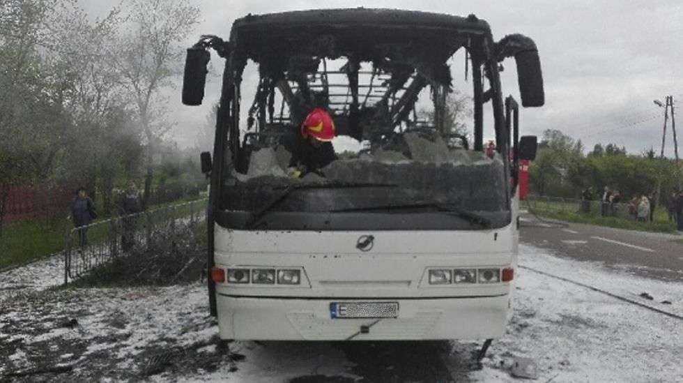  Pożar autokaru w Fajsławicach (zdjęcie 18) - Autor: kpt. Kamil Bereza/ KP PSP Krasnystaw